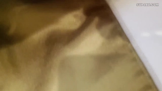 18岁小女友，带上手铐情趣眼罩操逼，第一视角拍摄，开档肉丝后入撞击，妹子和了点酒，干的越猛越兴奋，娇喘啊啊啊浪叫
