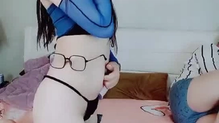 商务酒店妹妹骑在哥哥身上上下运动,高潮不断白浆连连