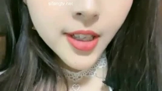 人妖馨雅，露脸自拍，不喜勿点