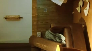 别人家的大屁股人妻就是不一样，太刺激了（大奶肥熟女老女大妈偷情自拍）