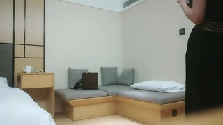 白嫩金发性服务女郎与教主啪啪