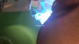 骚气少妇姐妹双人户外车内自慰秀 车后座道具JJ抽插轮流玩 很是诱惑喜欢不要错过
